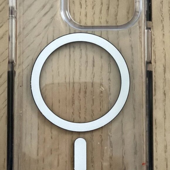 EUC tech21 Evo Crystal MagSafe Case for Apple iPhone 15 Pro - Clear/Black - Picture 2 of 4